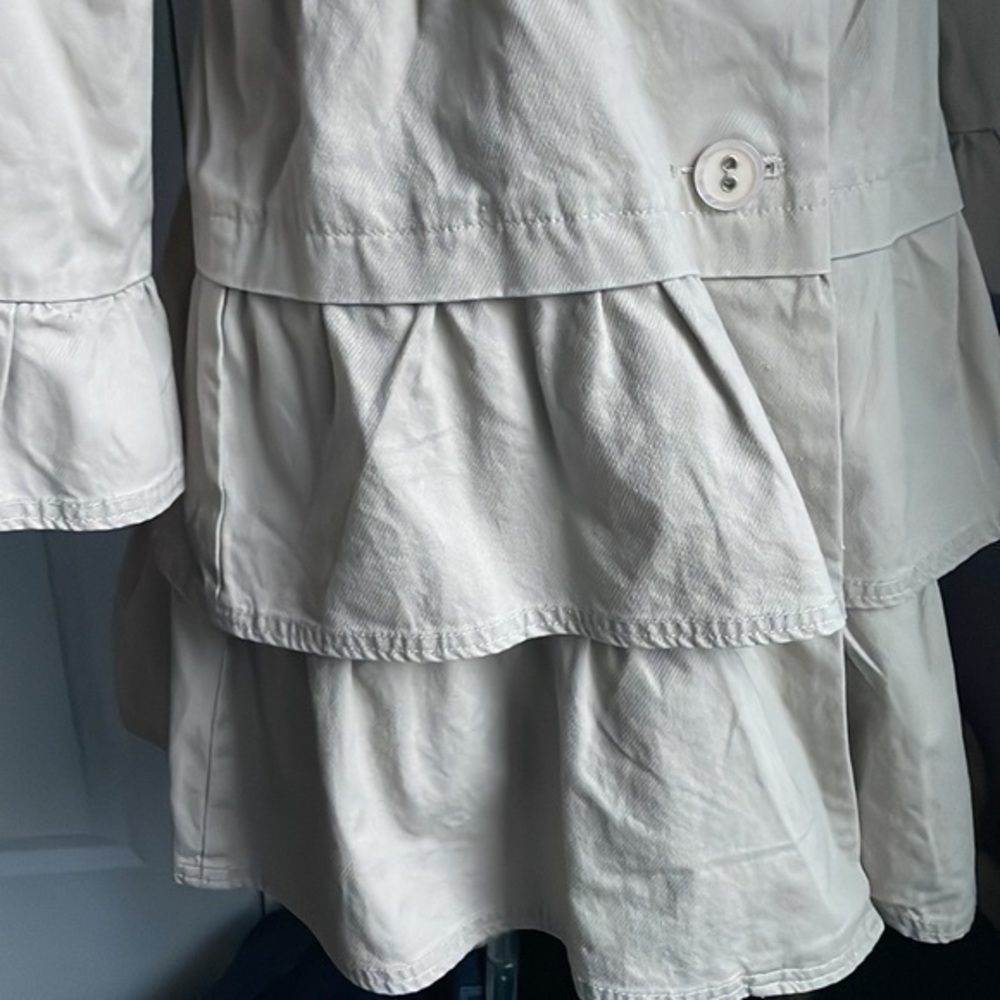 NWT S.L fashions coat kids large Cream colored ruffled coat - Picture 3 of 8